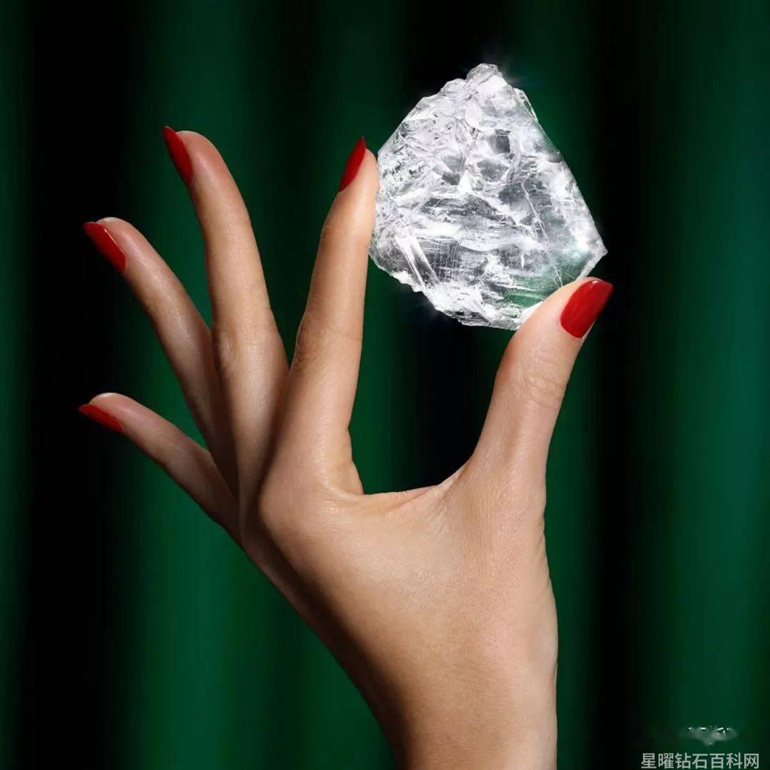 鉴赏世界上最大的方形祖母绿切割钻石Graff Lesedi La Ro – 星曜钻石百科网